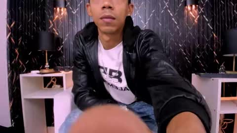 GregorySforza online show from November 15, 2025, 12:02 pm