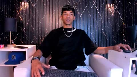 GregorySforza online show from December 17, 2025, 6:36 pm