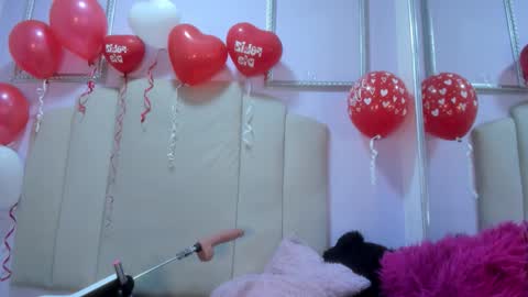 Marcela online show from February 16, 2026, 7:54 pm