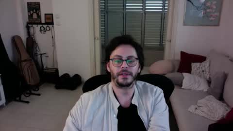 grey_uchi online show from April 2, 2026, 8:01 am