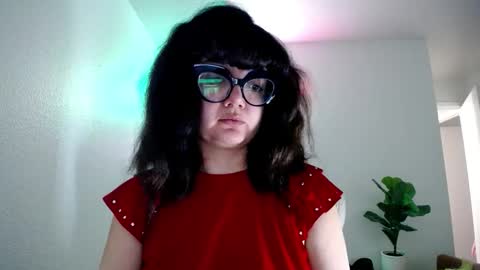 daphne online show from March 10, 2026, 1:10 am