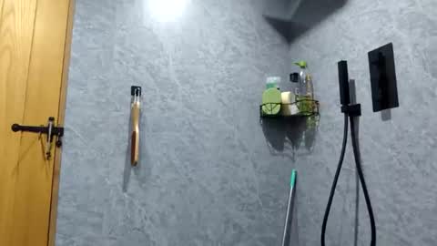 Snapshot of grzegorz34 chatting on November 1, 2025, 7:54 am Greg online show from November 1, 2025, 7:54 am