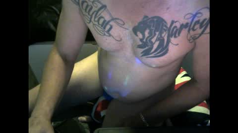 YOUNEEKWAYSTOPLEASEYOU online show from March 4, 2026, 8:59 pm