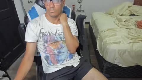 Snapshot of guachin_new chatting on December 25, 2024, 9:33 pm guachin_new online show from December 25, 2024, 9:33 pm