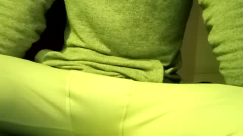 guapopapi88 online show from December 8, 2024, 3:35 pm