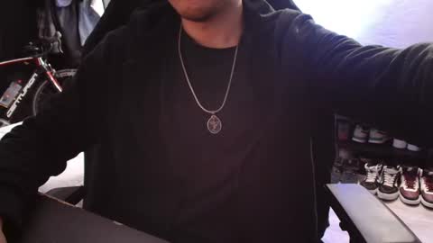 Snapshot of guayaco_ chatting on February 23, 2025, 12:48 pm Guayaco  online show from February 23, 2025, 12:48 pm