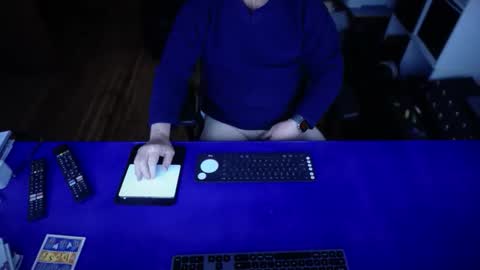 guesswhatigot2 online show from September 12, 2025, 8:25 am