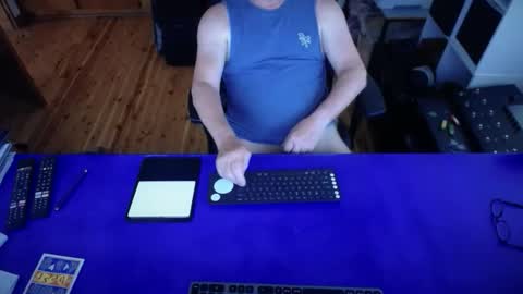 guesswhatigot2 online show from October 11, 2025, 4:12 am