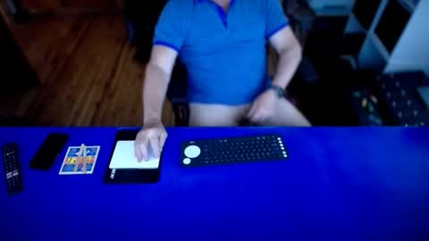 guesswhatigot2 online show from November 7, 2025, 5:40 am