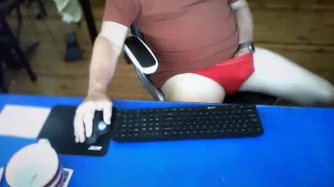 guesswhatigot2 online show from April 15, 2026, 4:41 am