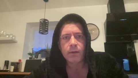 guil0 online show from September 26, 2025, 9:13 am