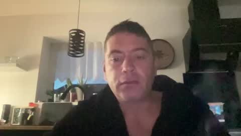 guil0 online show from October 2, 2025, 9:16 am