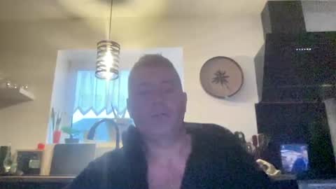 guil0 online show from October 9, 2025, 10:24 am