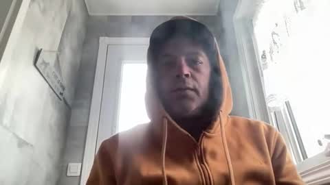 Snapshot of guil0 chatting on April 1, 2026, 11:11 am guil0 online show from April 1, 2026, 11:11 am