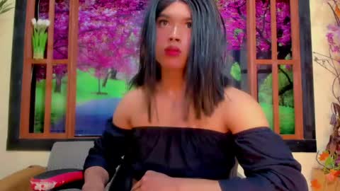 Snapshot of guinevere_lux chatting on May 20, 2026, 1:06 pm guinevere_lux online show from May 20, 2026, 1:06 pm