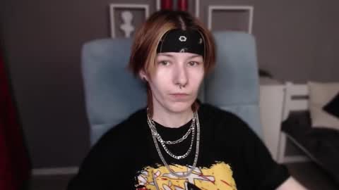 Snapshot of guitarandangell chatting on February 17, 2026, 10:23 am guitarandangell online show from February 17, 2026, 10:23 am