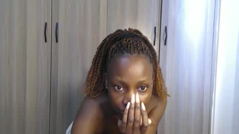 Miss Incredible online show from December 3, 2025, 11:08 am