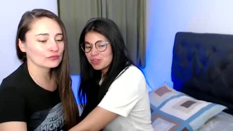 Snapshot of gumball_room chatting on December 17, 2024, 9:38 pm Vane blonde and Hazell black hair online show from December 17, 2024, 9:38 pm