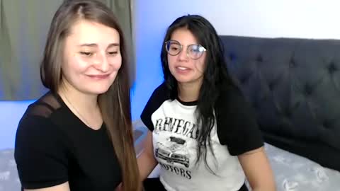 Snapshot of gumball_room chatting on December 31, 2024, 9:50 pm Vane blonde and Hazell black hair online show from December 31, 2024, 9:50 pm