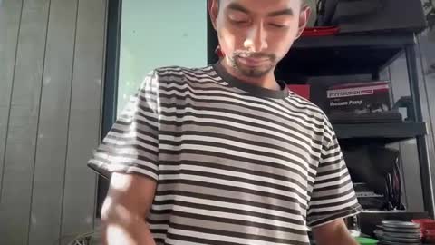 Snapshot of gumbywanna chatting on December 1, 2024, 8:42 pm gumbywanna online show from December 1, 2024, 8:42 pm