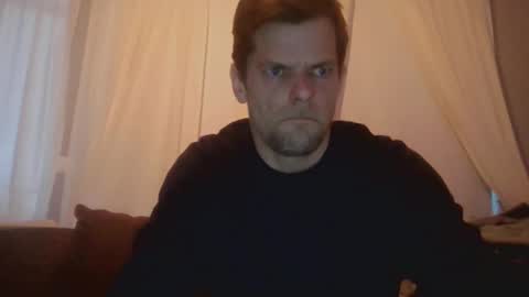 Snapshot of gunnarssonbenni33 chatting on May 8, 2026, 10:04 pm gunnarssonbenni33 online show from May 8, 2026, 10:04 pm