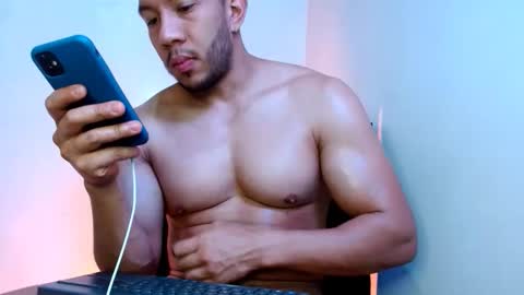 holl latino online show from March 31, 2026, 6:41 pm