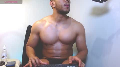 Snapshot of gurushake chatting on July 15, 2026, 6:24 pm holl latino online show from July 15, 2026, 6:24 pm