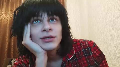 Snapshot of gushill_ chatting on November 25, 2025, 12:43 am gushill_ online show from November 25, 2025, 12:43 am