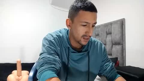 karim online show from March 4, 2025, 10:35 am