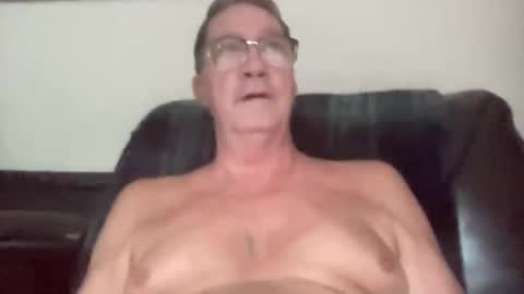 Snapshot of gwashere4u chatting on September 17, 2025, 11:56 am gwashere4u online show from September 17, 2025, 11:56 am