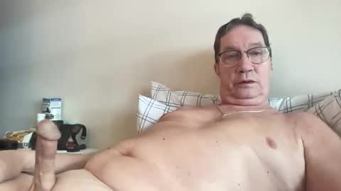 Snapshot of gwashere4u chatting on February 1, 2026, 2:04 pm gwashere4u online show from February 1, 2026, 2:04 pm