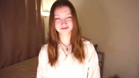 Snapshot of gwennielove chatting on May 3, 2026, 5:35 am Molly online show from May 3, 2026, 5:35 am