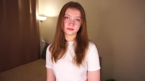 Snapshot of gwennielove chatting on May 6, 2026, 4:30 am Molly online show from May 6, 2026, 4:30 am