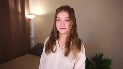 Snapshot of gwennielove chatting on May 20, 2026, 5:02 am Molly online show from May 20, 2026, 5:02 am