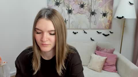 gwensmitt online show from November 3, 2025, 10:42 pm