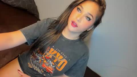 Snapshot of gwynmylove chatting on November 4, 2025, 6:45 am Gwyn online show from November 4, 2025, 6:45 am