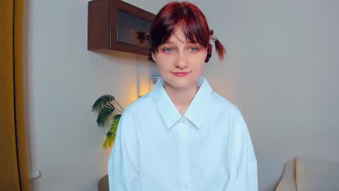 Snapshot of h0lyangel chatting on September 9, 2025, 6:40 pm Kelly  Lilly online show from September 9, 2025, 6:40 pm