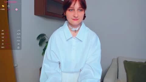 Snapshot of h0lyangel chatting on September 17, 2025, 6:53 pm Kelly  Lilly online show from September 17, 2025, 6:53 pm