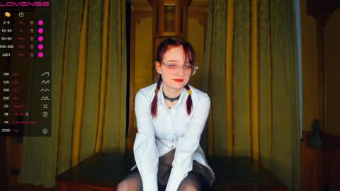 Kelly  Lilly online show from March 31, 2026, 8:09 pm