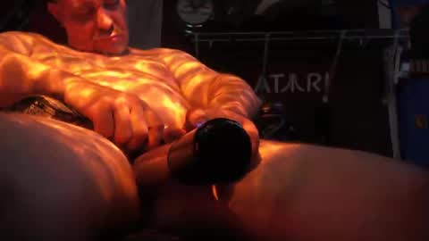 Snapshot of h0tttsteel chatting on October 14, 2025, 11:44 am h0tttsteel online show from October 14, 2025, 11:44 am