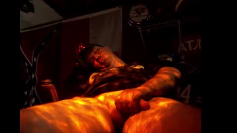 Snapshot of h0tttsteel chatting on October 19, 2025, 5:02 pm h0tttsteel online show from October 19, 2025, 5:02 pm