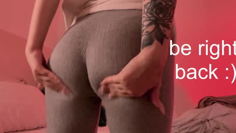 Snapshot of h2h0e chatting on December 28, 2024, 7:01 pm Lana online show from December 28, 2024, 7:01 pm