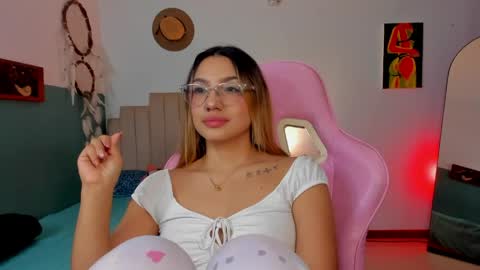 Paulina  online show from April 16, 2026, 2:23 am