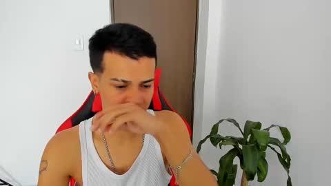 Snapshot of hades_horny_ chatting on April 4, 2026, 5:32 pm hades_horny_ online show from April 4, 2026, 5:32 pm