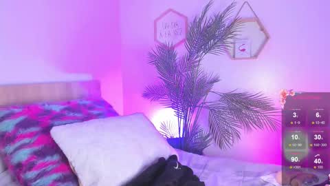 Hadid online show from March 25, 2026, 8:26 pm