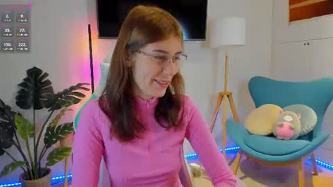 Snapshot of hailey__green chatting on July 6, 2026, 9:17 pm Hailey Green online show from July 6, 2026, 9:17 pm