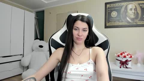 Snapshot of hailey_beauty chatting on December 17, 2024, 8:32 pm Sk     pe     Anya388109 online show from December 17, 2024, 8:32 pm