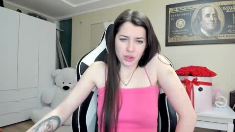 Snapshot of hailey_beauty chatting on February 4, 2025, 9:41 pm Sk     pe     Anya388109 online show from February 4, 2025, 9:41 pm