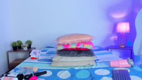 hailey_hadid online show from October 16, 2025, 7:15 pm