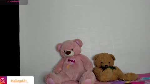 Hailey online show from April 8, 2026, 10:54 pm